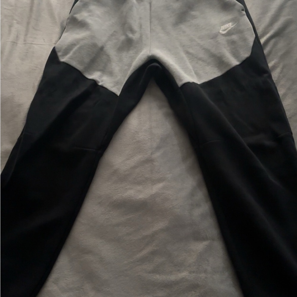 Nike Men's Two-Tone Joggers in Black and Gray